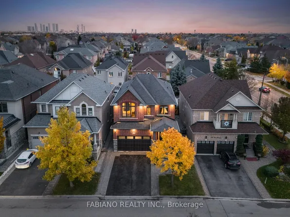127 Via Toscana, Vaughan, ON L4H 3V2