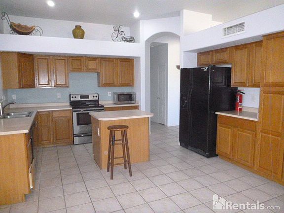 3rd image of 3950 E San Pedro Ave