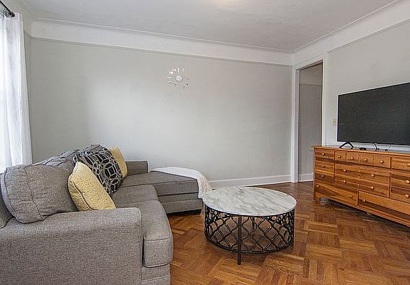3rd image of 31-72 30th St #4