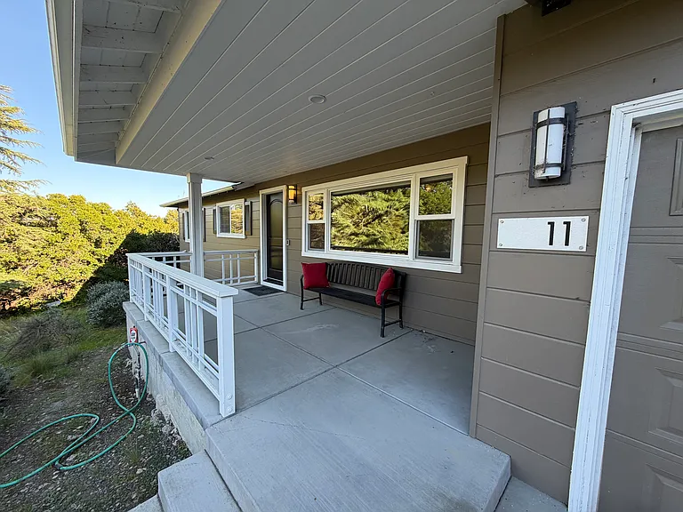 11 Edgewood Ct — Photo 2