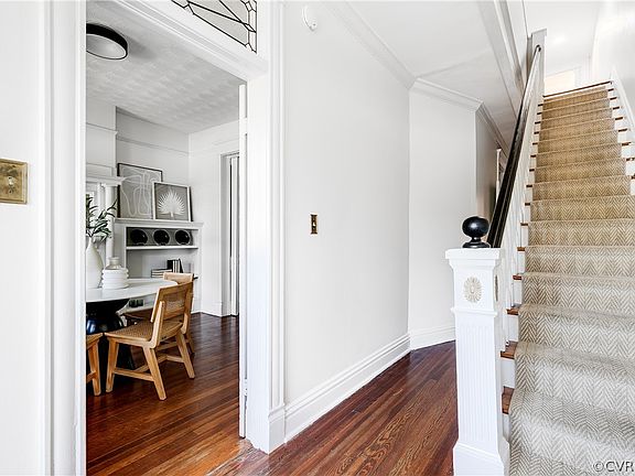 5th image of 2924 Ellwood Ave