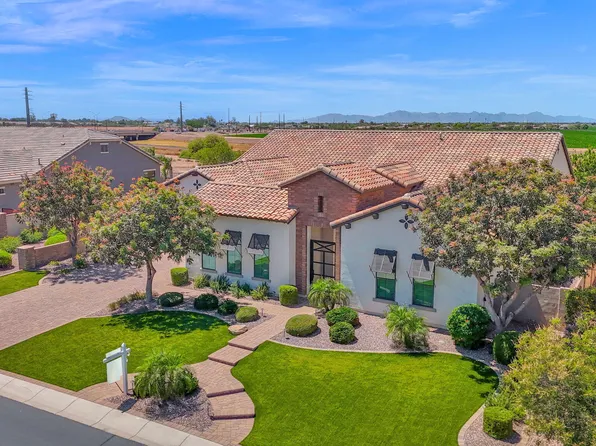 7098 S PORTLAND Avenue, Gilbert, AZ 85298