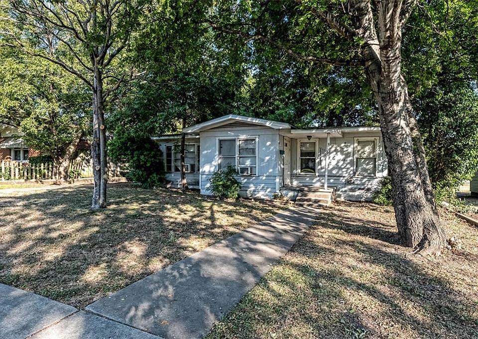 1st image of 3709-3711 Parkwood Dr