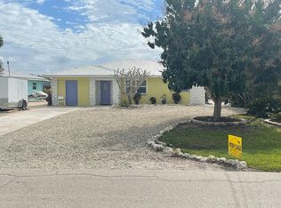 2856 Sanibel Blvd, Saint James City, FL 33956