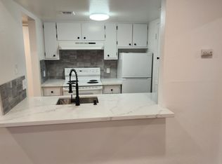 913 Fulton Ave, Sacramento, CA