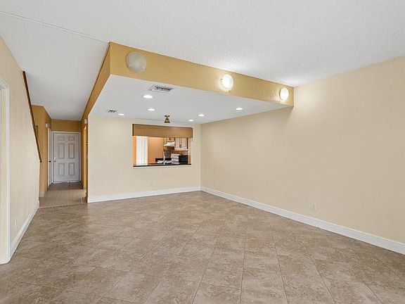 3rd image of 4759 NW 90th Avenue