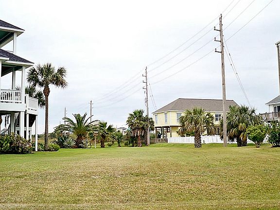 3rd image of 22510 Vista Del Mar