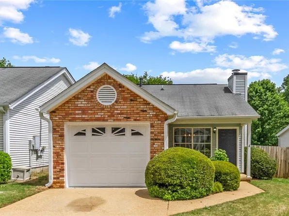 2505 Swallow Ln, Northport, AL 35476