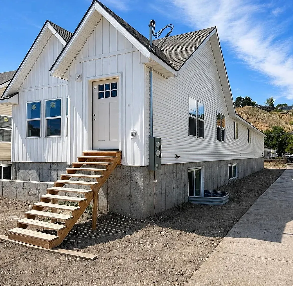 3 bed, 2.5 bath, 1800 sqft, $1,800 — Photo 1