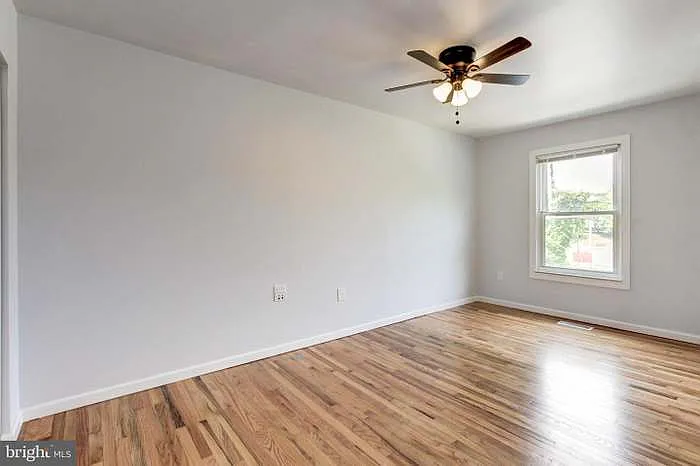 503 W Diamond Ave — Photo 6