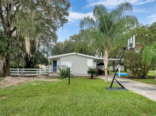 8602 Treasure Island Rd, Leesburg, FL 34788