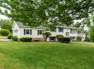 15 Dexter Ave, Dracut, MA 01826