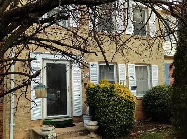 964 Holborn Ct, Sterling, VA 20164