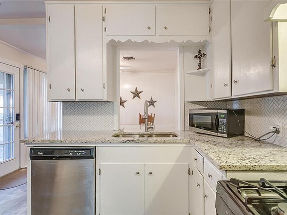 5th image of 1832 Glenwick Dr