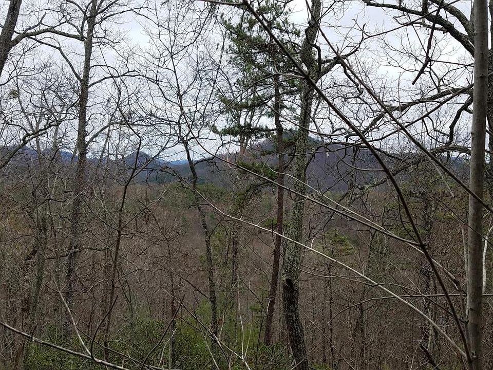 2nd image of 2135 Sky Top Rd