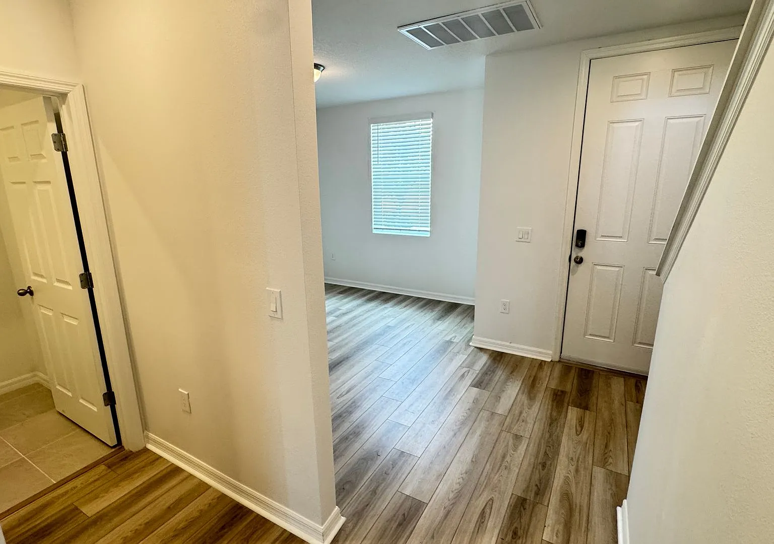 !Price Drop! Brand New 4 Bed/2.5 Bath With A Loft And Flex-Room! Washer And Dryer Included! — Photo 3