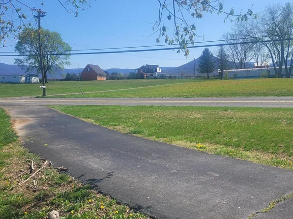 1441 Aylor Grubbs Ave, Stanley, VA 22851