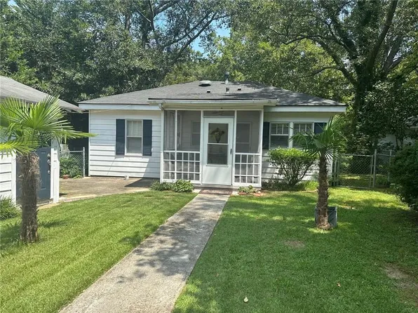 1121 Riverside Ter, Gainesville, GA 30501