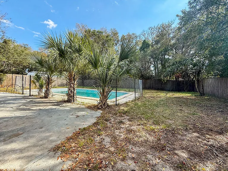 7740 Arble Dr — Photo 26