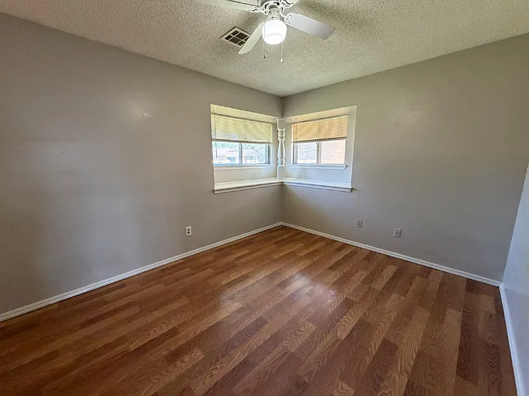 3216 Dentwood Ter — Photo 13