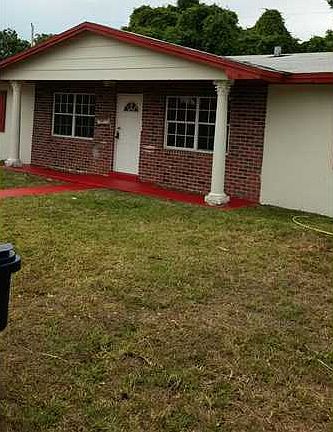 2nd image of 141 NE 214th St