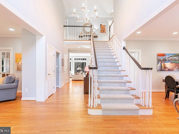 2nd image of 8800 Deer Hollow Ln