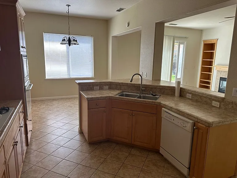 5616 Plumbridge Way — Photo 3