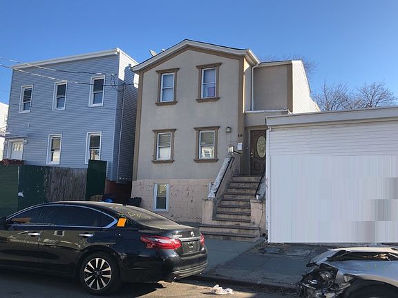 2nd image of 211 Essex St