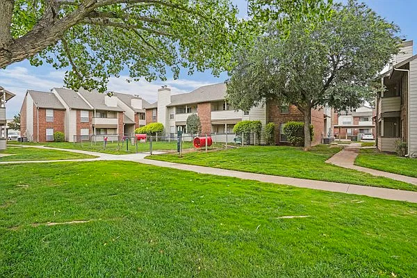 Newport Amarillo Apts — Photo 2