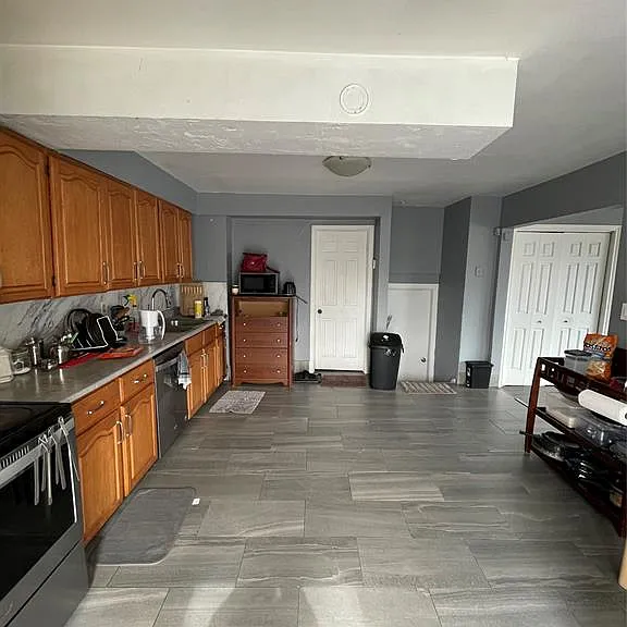 1095 Partington Ave — Photo 7