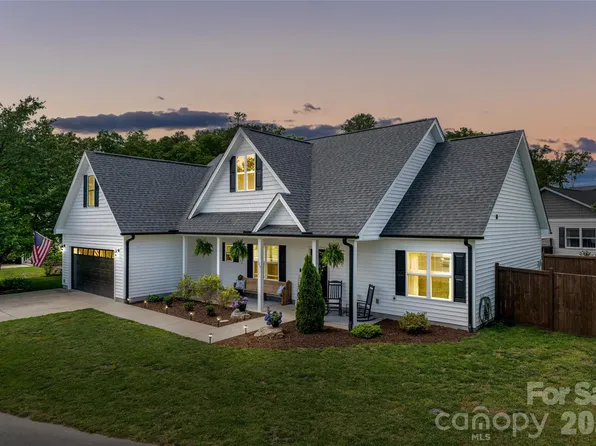 185 Springfield Meadow Dr, Etowah, NC 28729