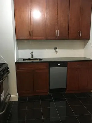 Rented by Michael Apfelbaum, LREB | media 3