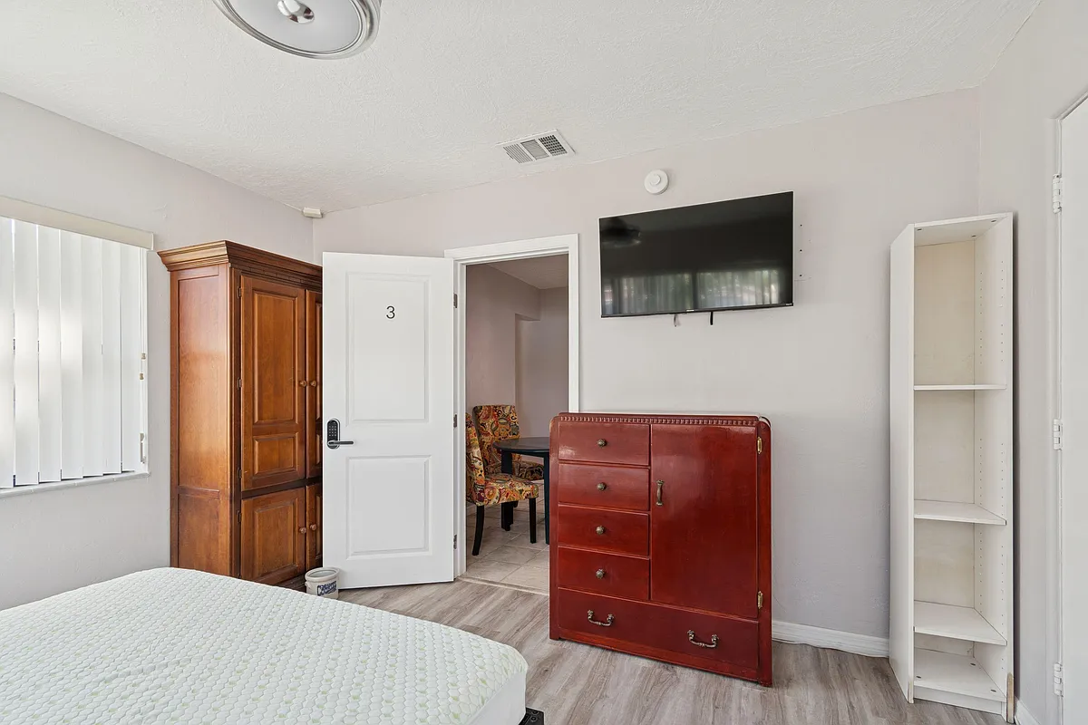 Room 3 - Aragon Way S