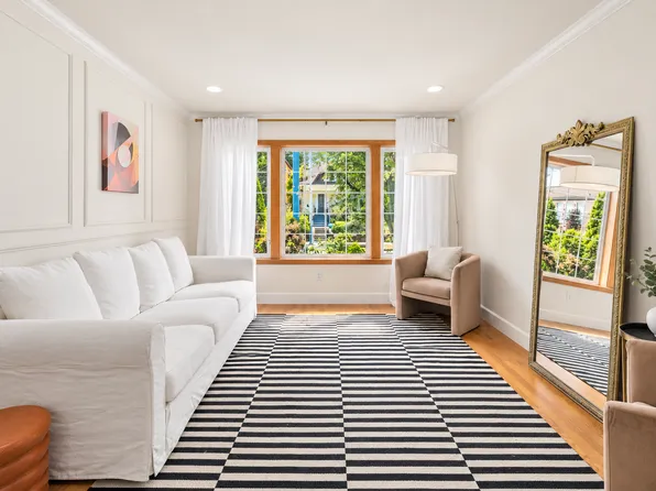 219 23rd Ave, Seattle, WA 98122