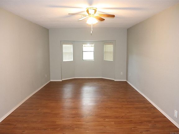 4th image of 670 NW Bocci Dr