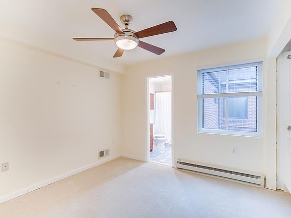 Entry floor - Bedroom
