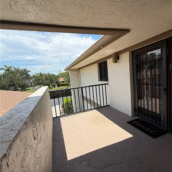 576 Retreat Dr #201 — Photo 38