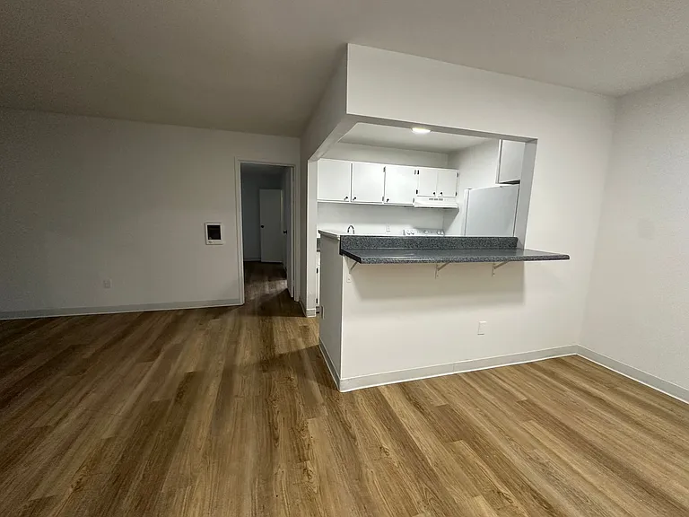 University Park Apartments near Cornell University — Photo 252