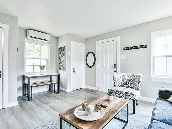 4th image of 2628 24th St #2
