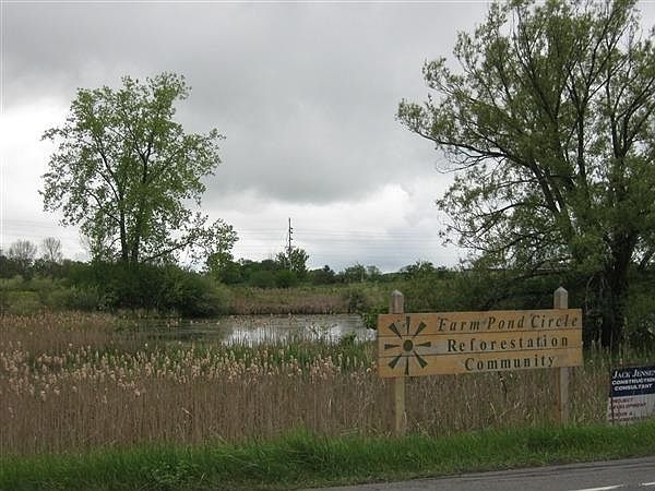 2nd image of 11 Farm Pond Cir