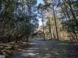 1129 Ledgedale Rd, Lake Ariel, PA 18436