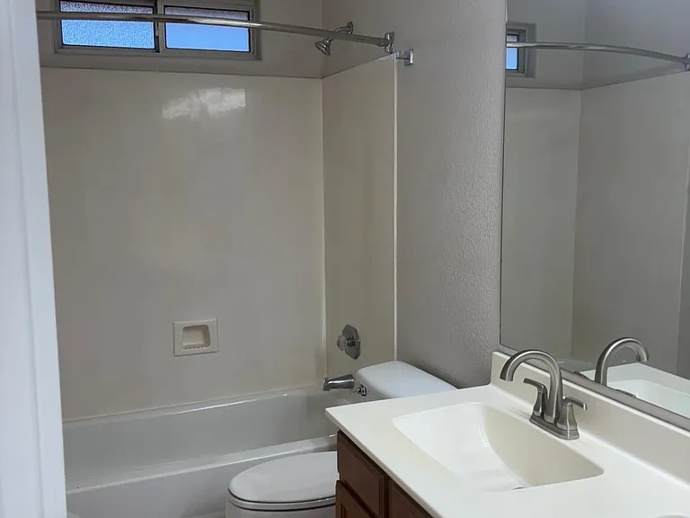 12740 N 58th Dr — Photo 9