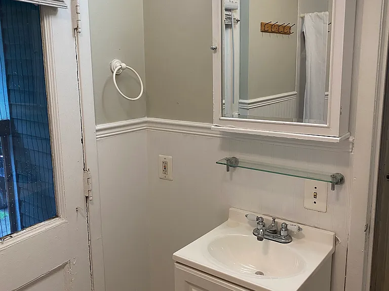 131 Rosedale St #2 — Photo 9
