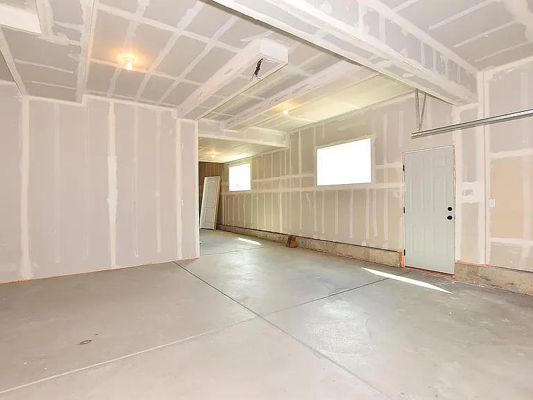 2405 Jasmine Ln — Photo 16
