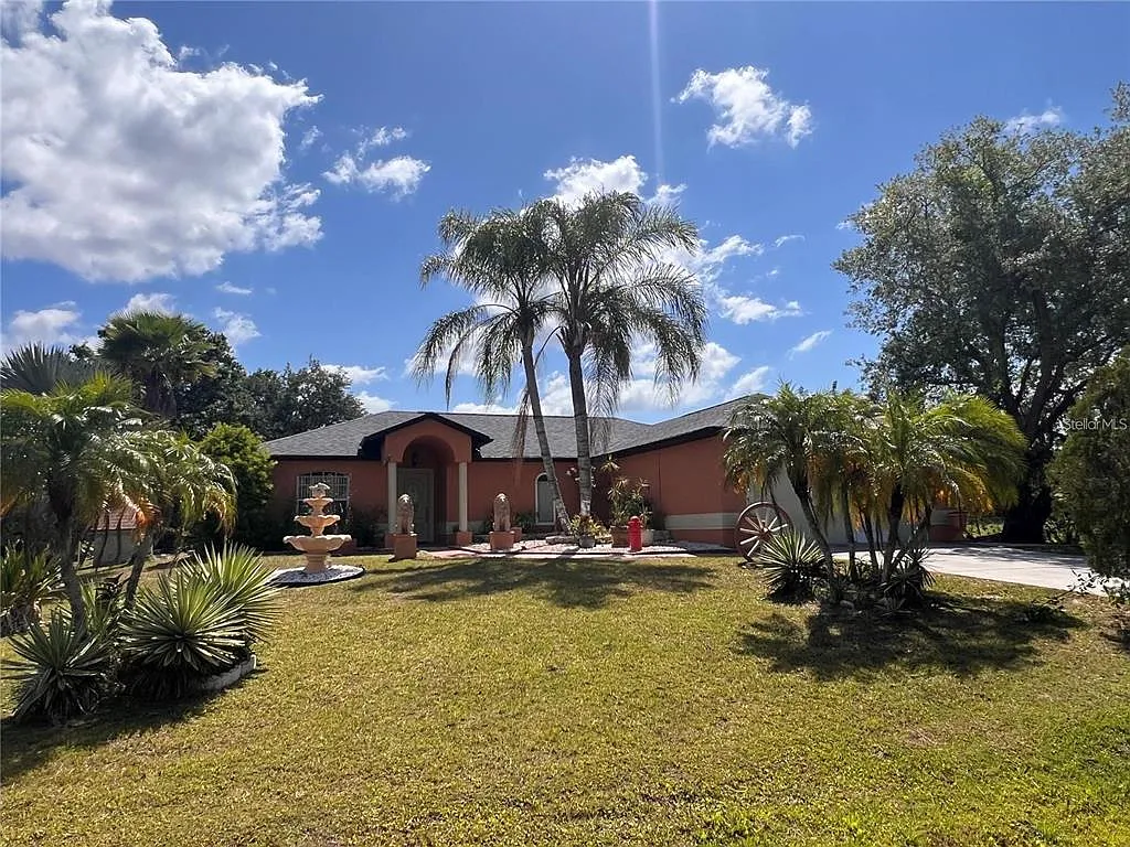3 bed, 2.0 bath, 1300 sqft, $1,800 — Photo 3