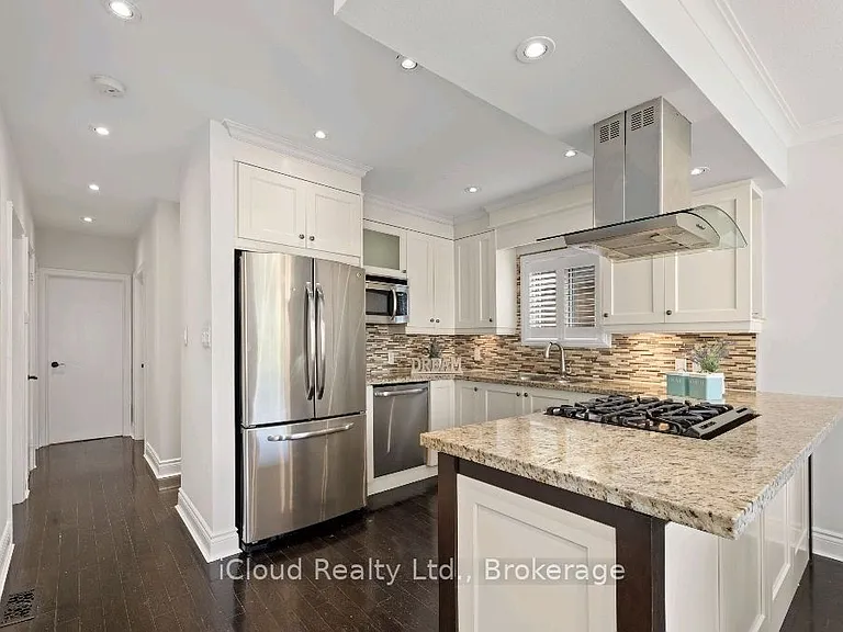 37 Collinson Blvd — Photo 6