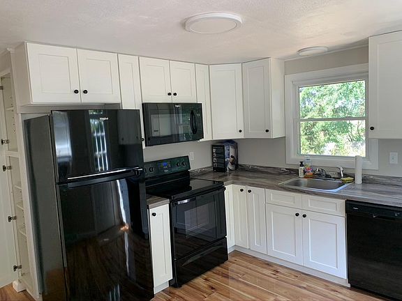 New Kitchen with a great view!