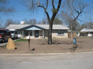 212 Benson Rd, Uvalde, TX 78801