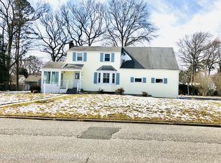 220 Elmwood Rd, Oakhurst, NJ 07755