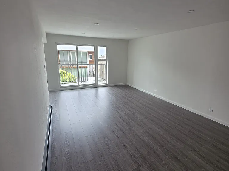 830 Corbett Ave #201 — Photo 4